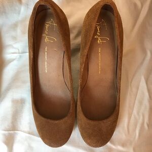 Franco Sarto Suede Platform shoes new without box